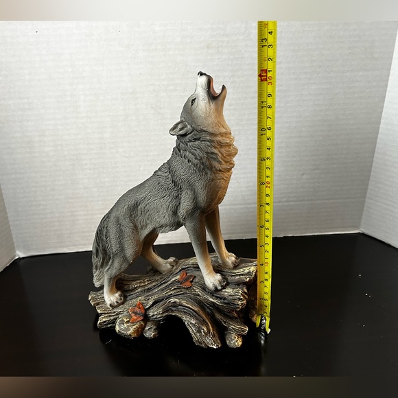Large Cries Of The Night Howling Alpha Gray Wolf Statue 12"H Spirit Wolves Decor - Picture 9 of 11